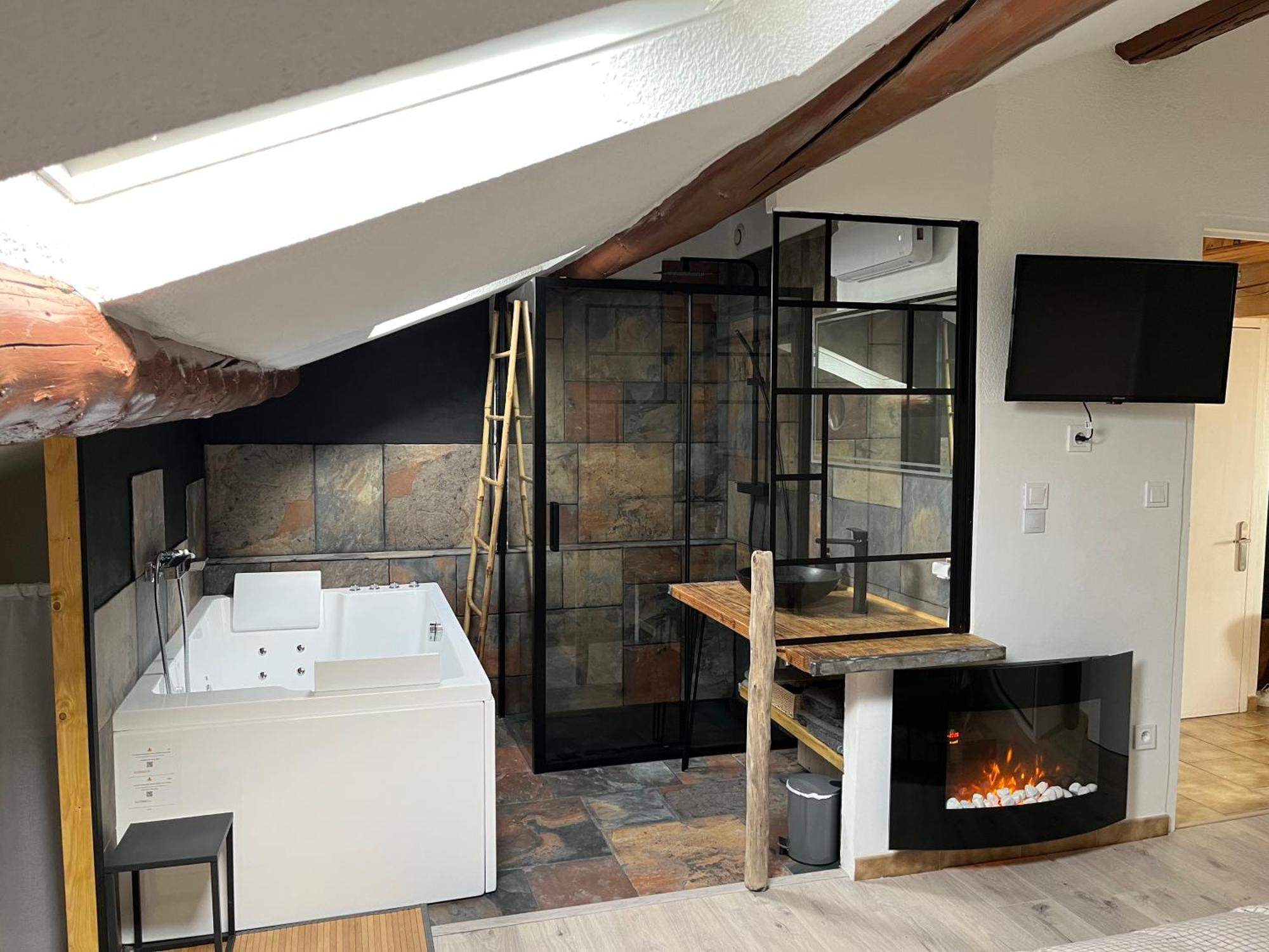 Duplex Lumineux Sur Gde Terrasse, Balneo Double, Parking Prive, Clim, Local Velos Entraigues-sur-la-Sorgue Zewnętrze zdjęcie