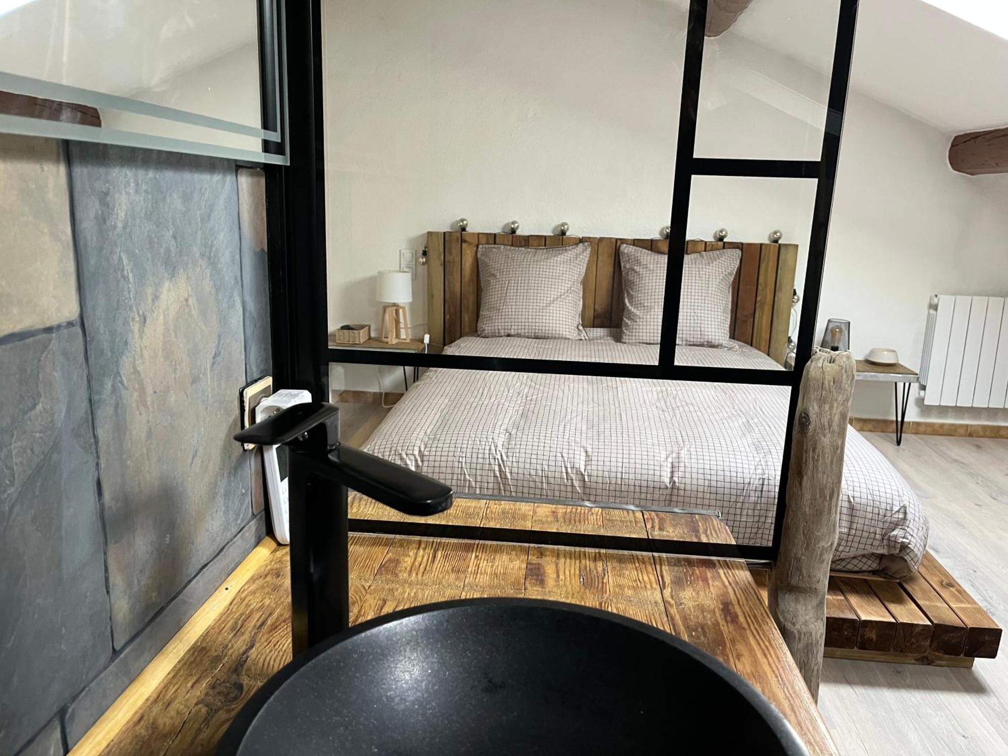 Duplex Lumineux Sur Gde Terrasse, Balneo Double, Parking Prive, Clim, Local Velos Entraigues-sur-la-Sorgue Zewnętrze zdjęcie