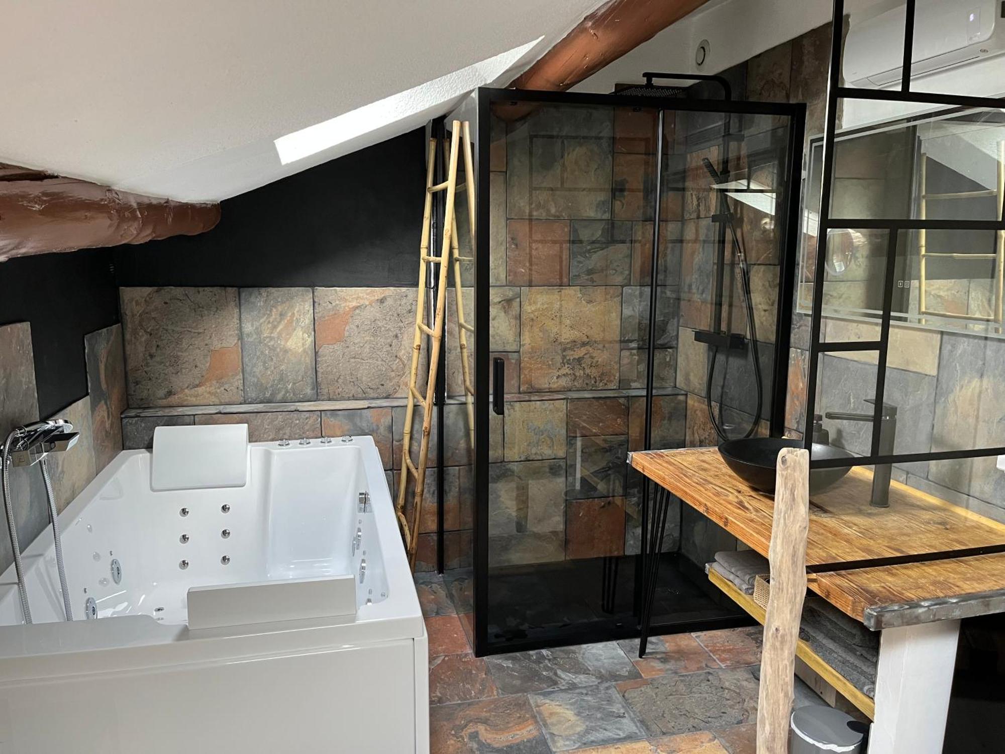 Duplex Lumineux Sur Gde Terrasse, Balneo Double, Parking Prive, Clim, Local Velos Entraigues-sur-la-Sorgue Zewnętrze zdjęcie